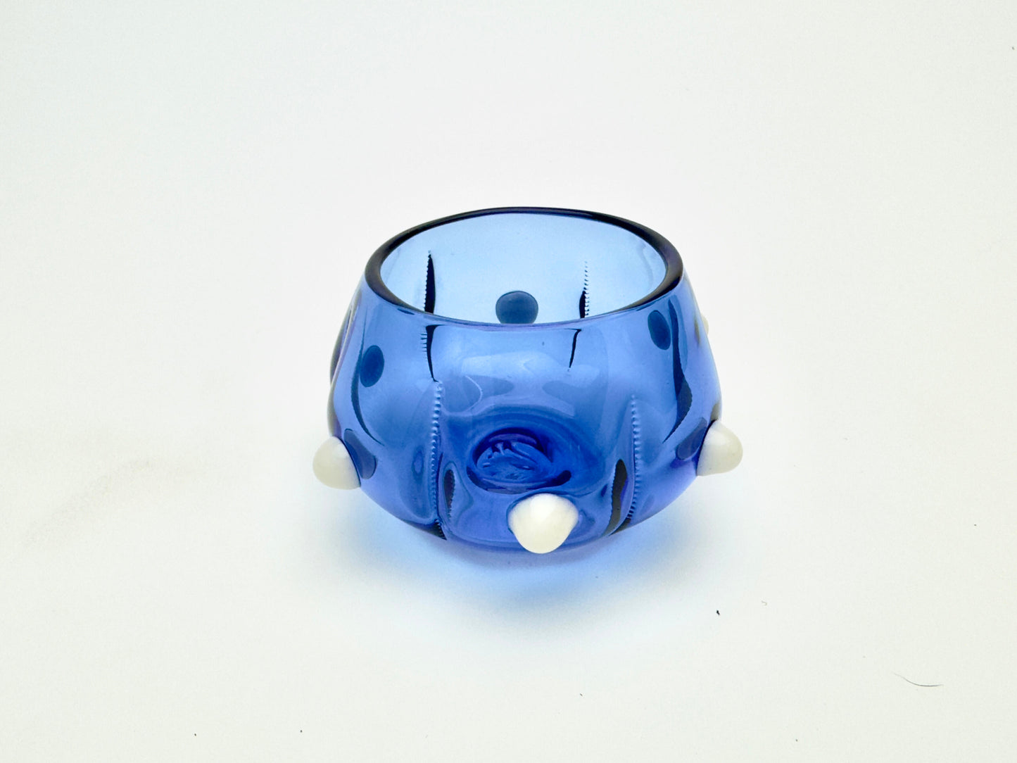 Peyote Con Fruta Copita, Cobalt Blue Cup, White Fruit Accent, Mexican Pottery, Handcrafted Ceramic Art, Decorative Tableware